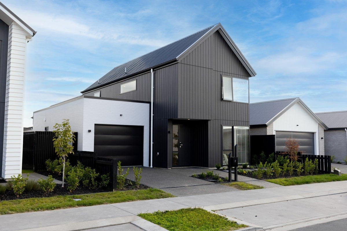 17 Guillaume Street, Chartwell, Hamilton - Carousel 1
