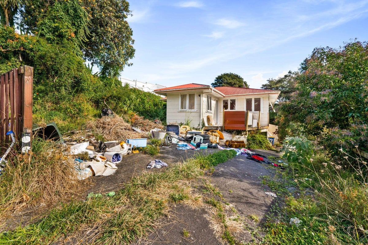 7 Rangeview Road, Sunnyvale, Auckland - Carousel 2