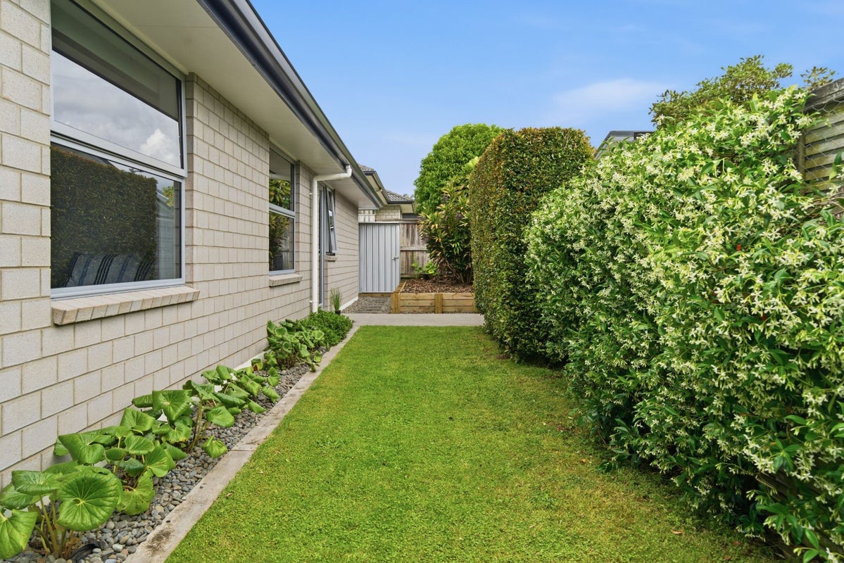7 Caldera Crescent, Pyes Pa, Tauranga - Carousel 12