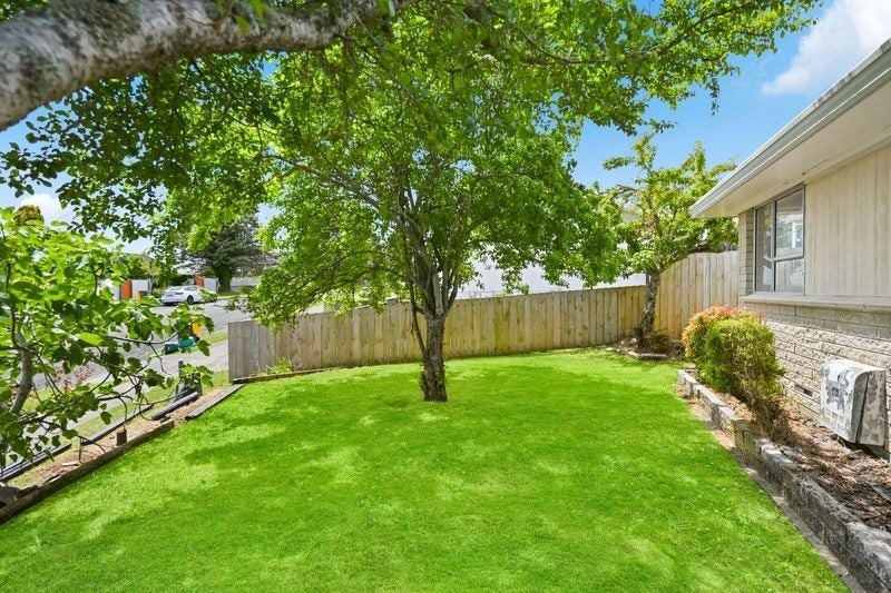 59 Amanda Avenue, Dinsdale, Hamilton - Carousel 2