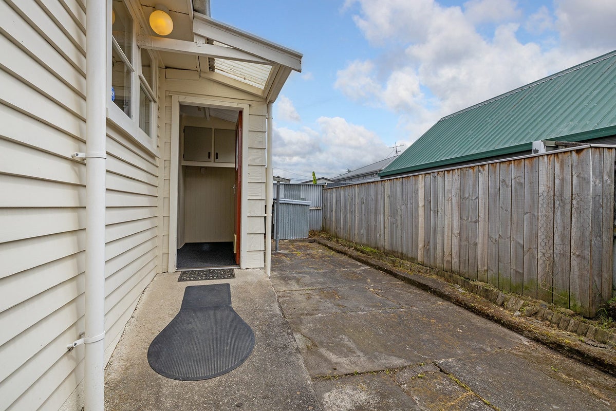 2 Keaton Street, Masterton - Carousel 20