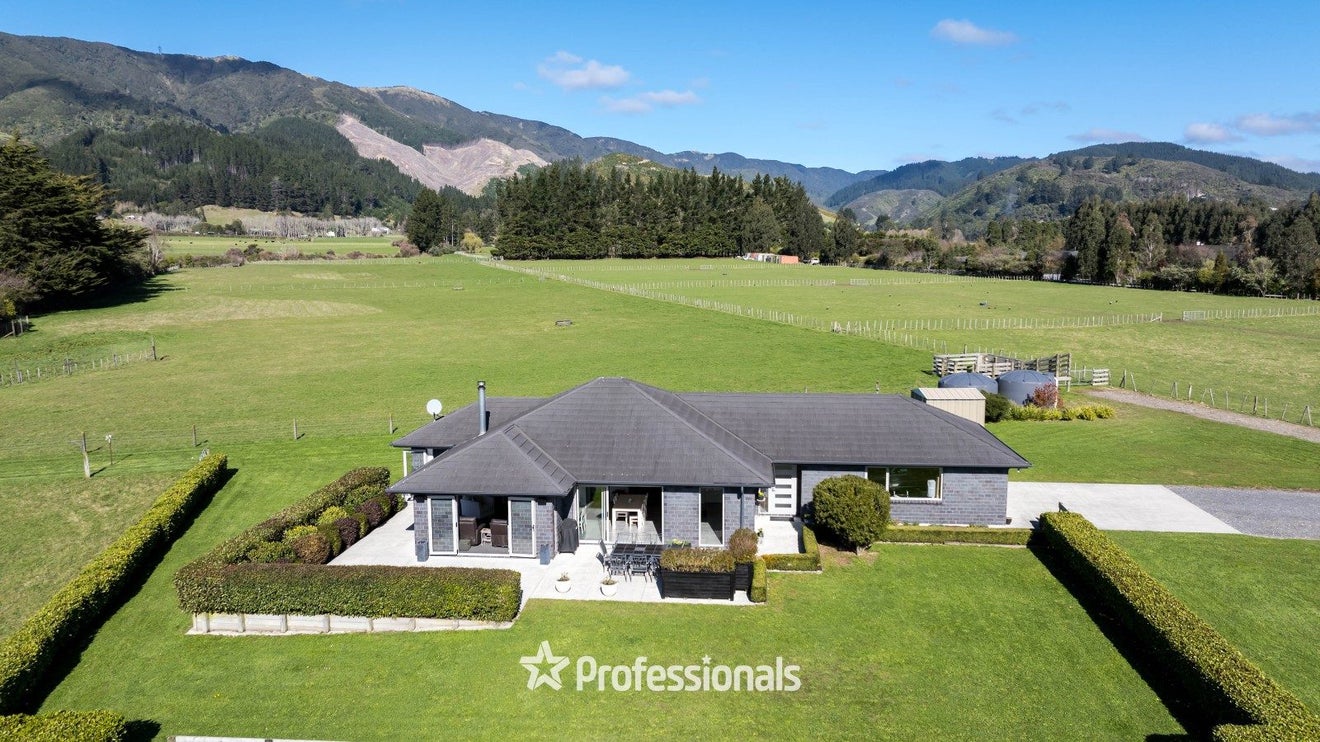 112 Parkes Line Road, Maymorn, Upper Hutt - Carousel 1