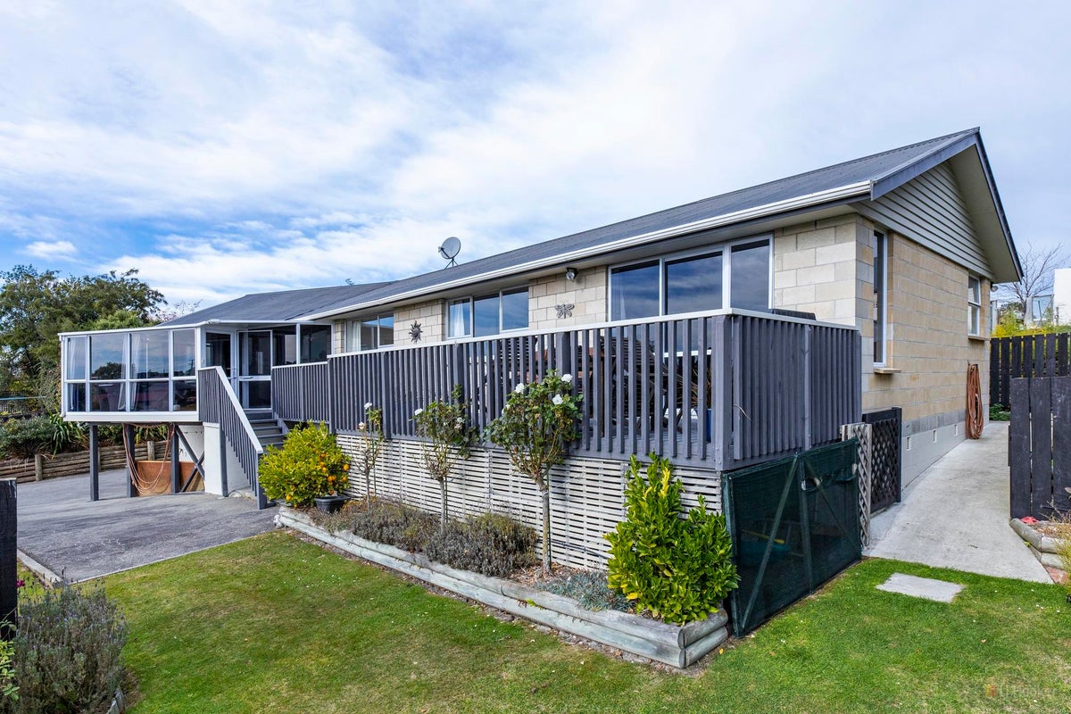 6 Murchison Drive, Gleniti, Timaru - Carousel 1