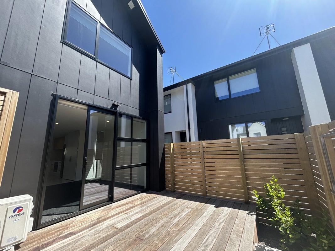 1/4 Rotherham Street, Riccarton, Christchurch - Carousel 1
