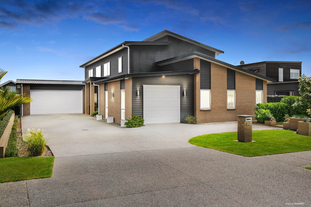 30 Defender Crescent, Beachlands, Auckland - Carousel 2