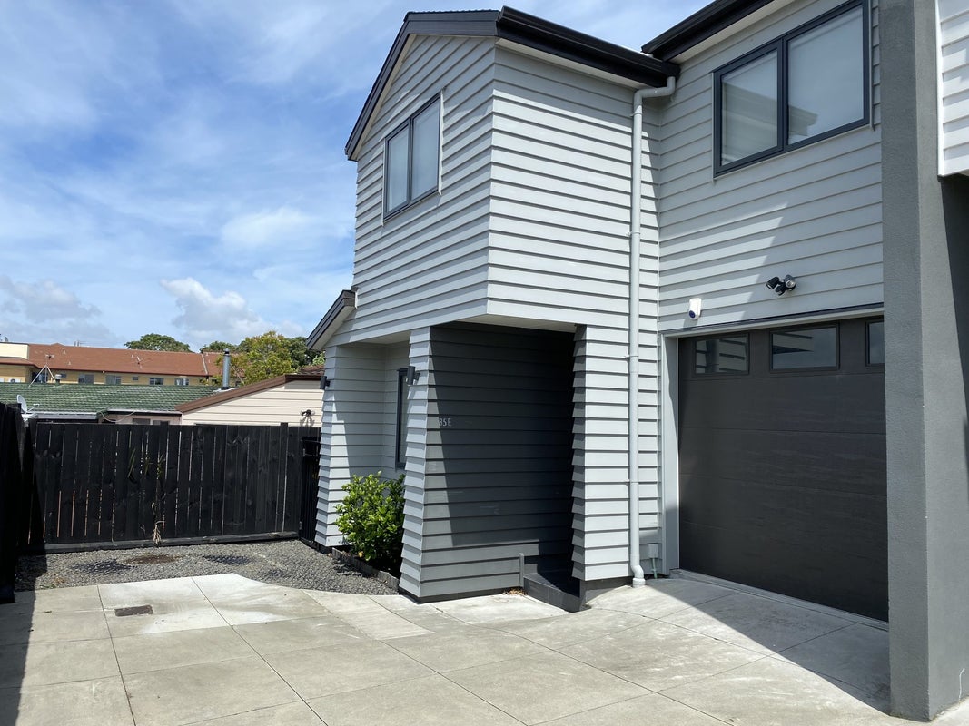 35E Vincent Street, Howick, Auckland - Carousel 2