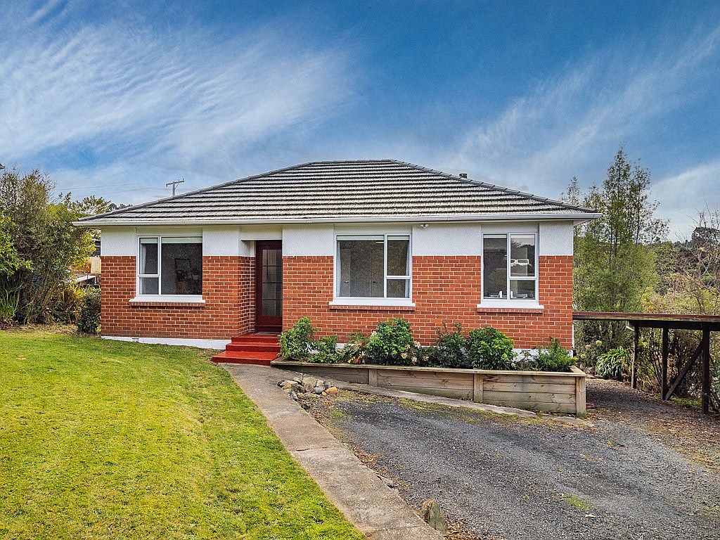 11 Centennial Road, Fairfield, Dunedin - Carousel 1