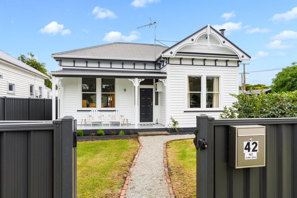 42 Valley Road, Mangapapa, Gisborne - Carousel 1