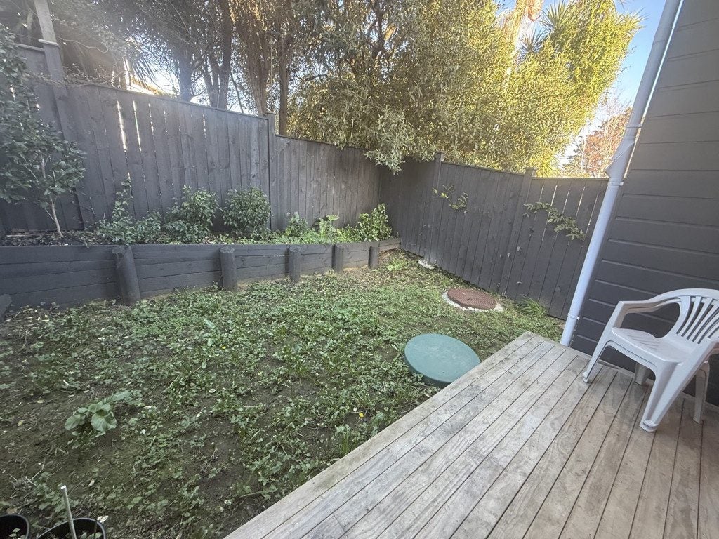 12/10 Newington Road, Henderson, Auckland - Carousel 16