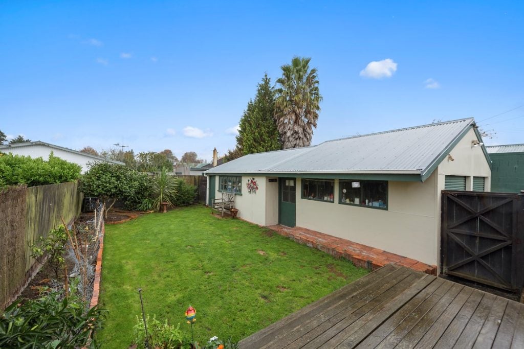 140 Nixon Street, Hamilton East, Hamilton - Carousel 11
