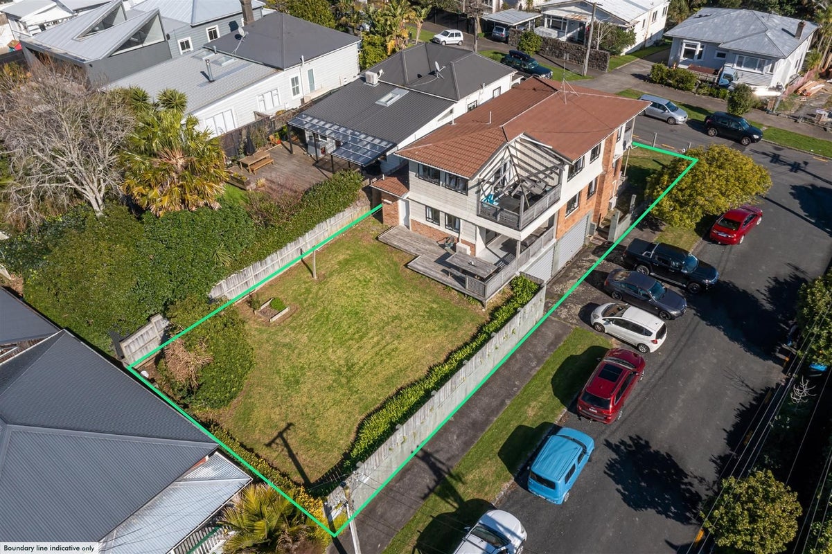 11 School Road, Morningside, Auckland - Carousel 2