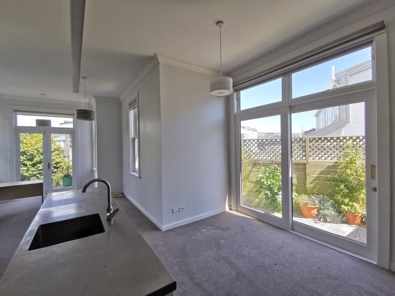 76 Roxburgh Street, Mount Victoria, Wellington - Carousel 2