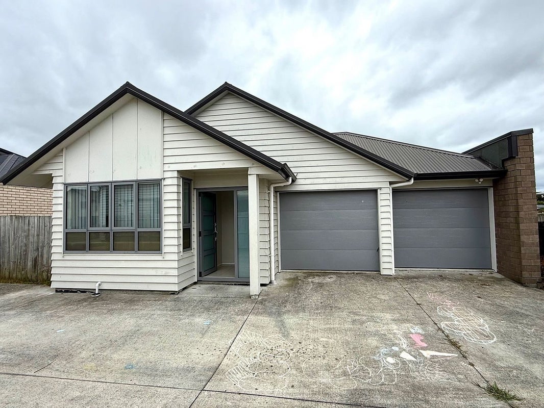 21 Matata Drive, Takanini, Auckland - Carousel 1