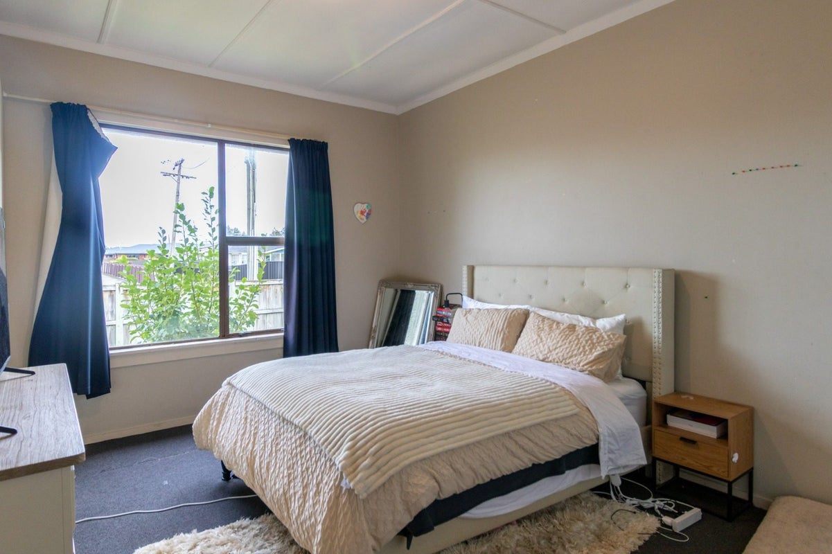 16 Charles Street, Grasmere, Invercargill - Carousel 2