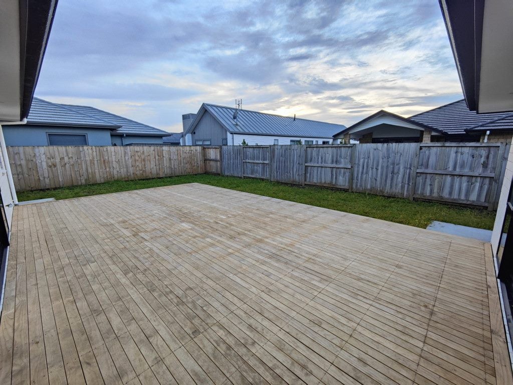 8 Sydney Place, Flagstaff, Hamilton - Carousel 2