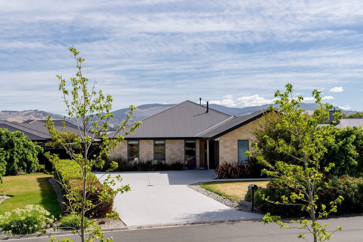 8 Silver Springs BVD, Mosgiel, MOSGIEL - Carousel 30