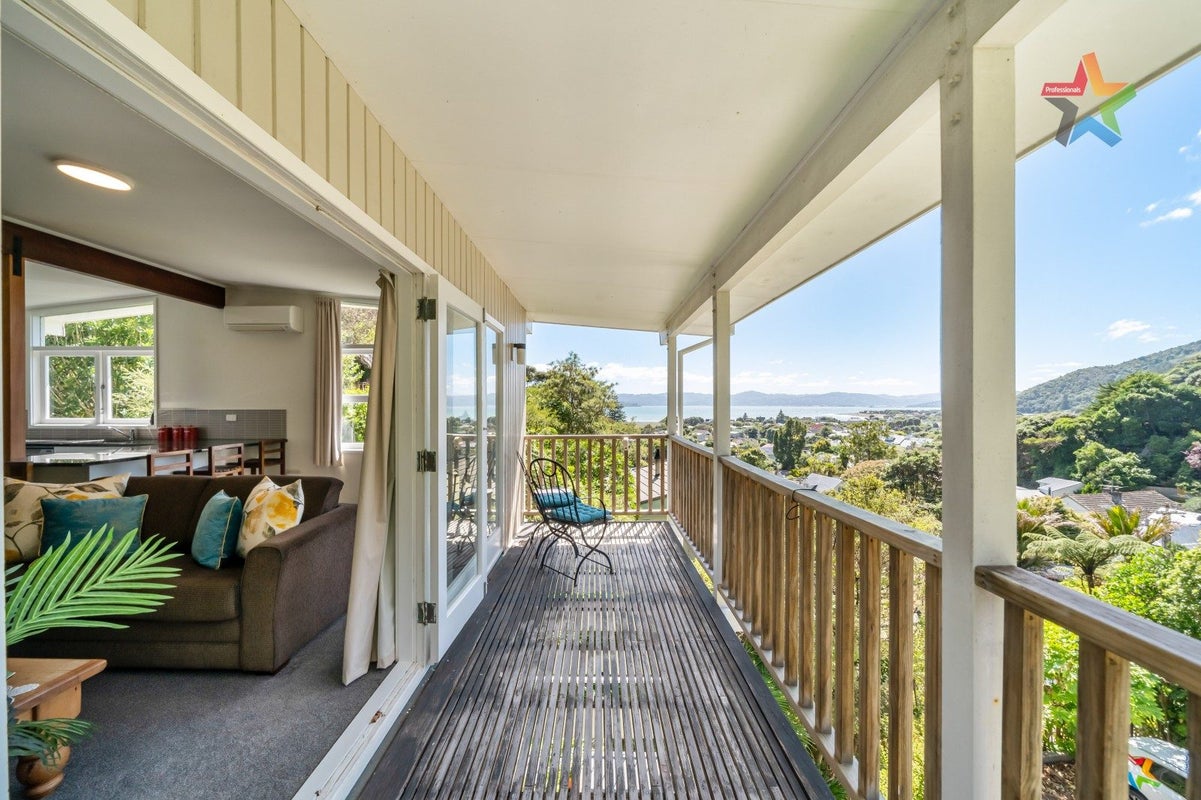 42A Nikau Street, Eastbourne, Lower Hutt - Carousel 1