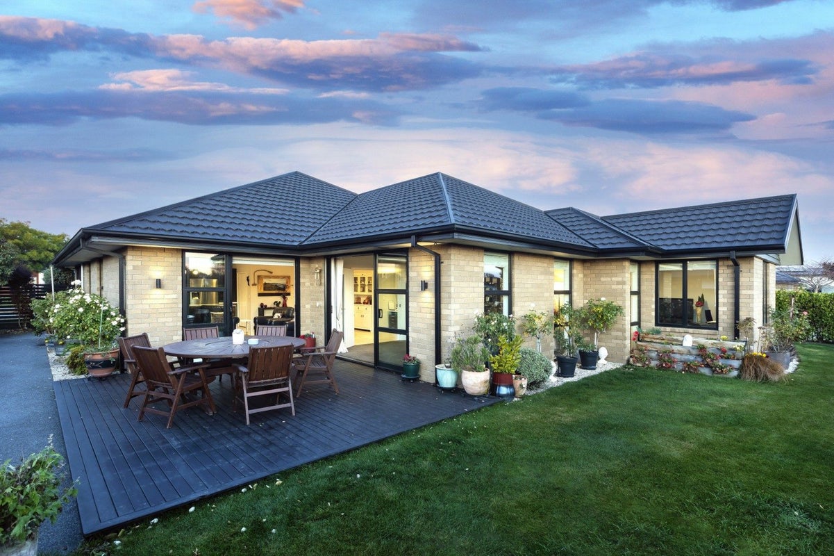 39 Te Whenu Crescent, Marshland, Christchurch - Carousel 1