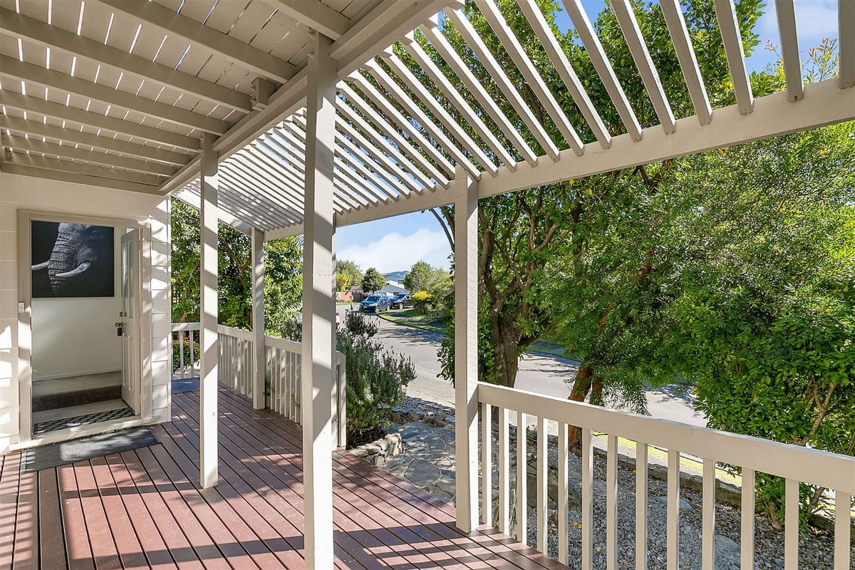 5 Solway Place, Papakowhai, Porirua - Carousel 2