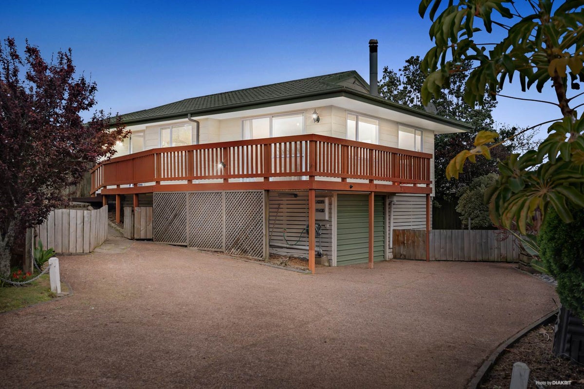 10A Coburg Street, Henderson, Auckland - Carousel 1