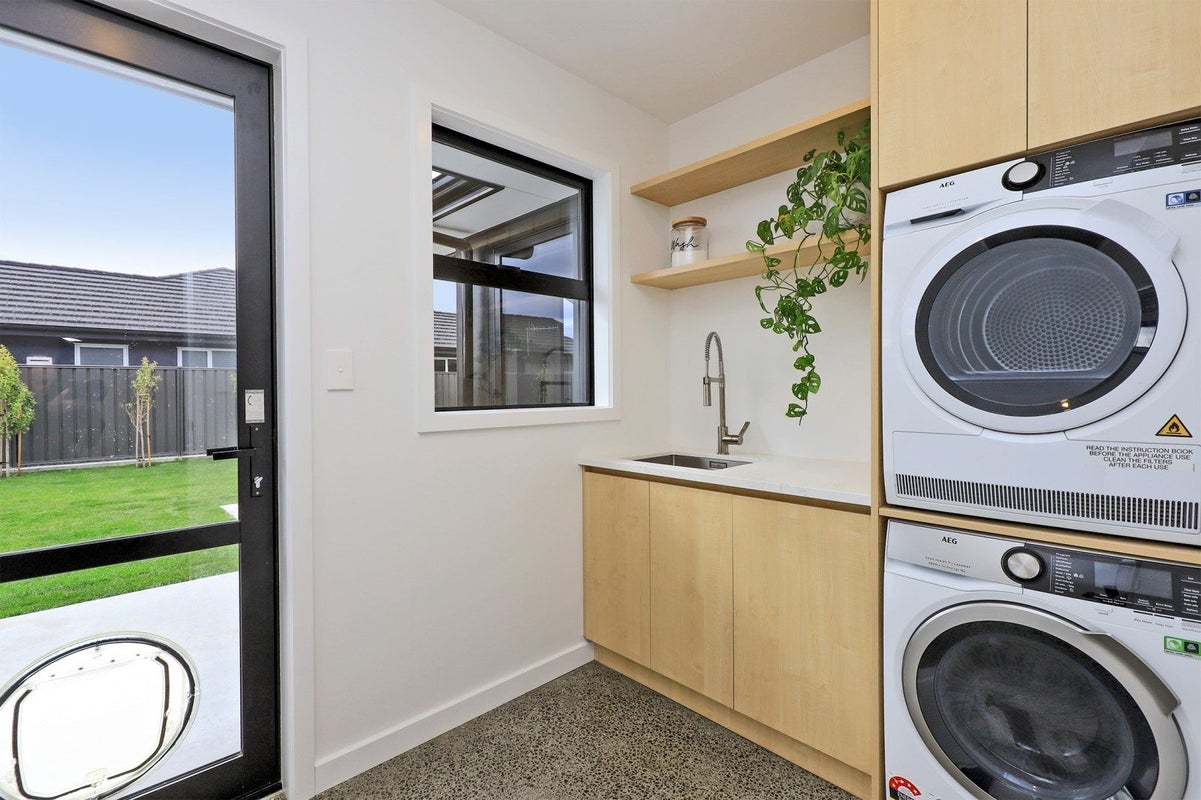 40 Aspiring Drive, Poraiti, Napier - Carousel 23