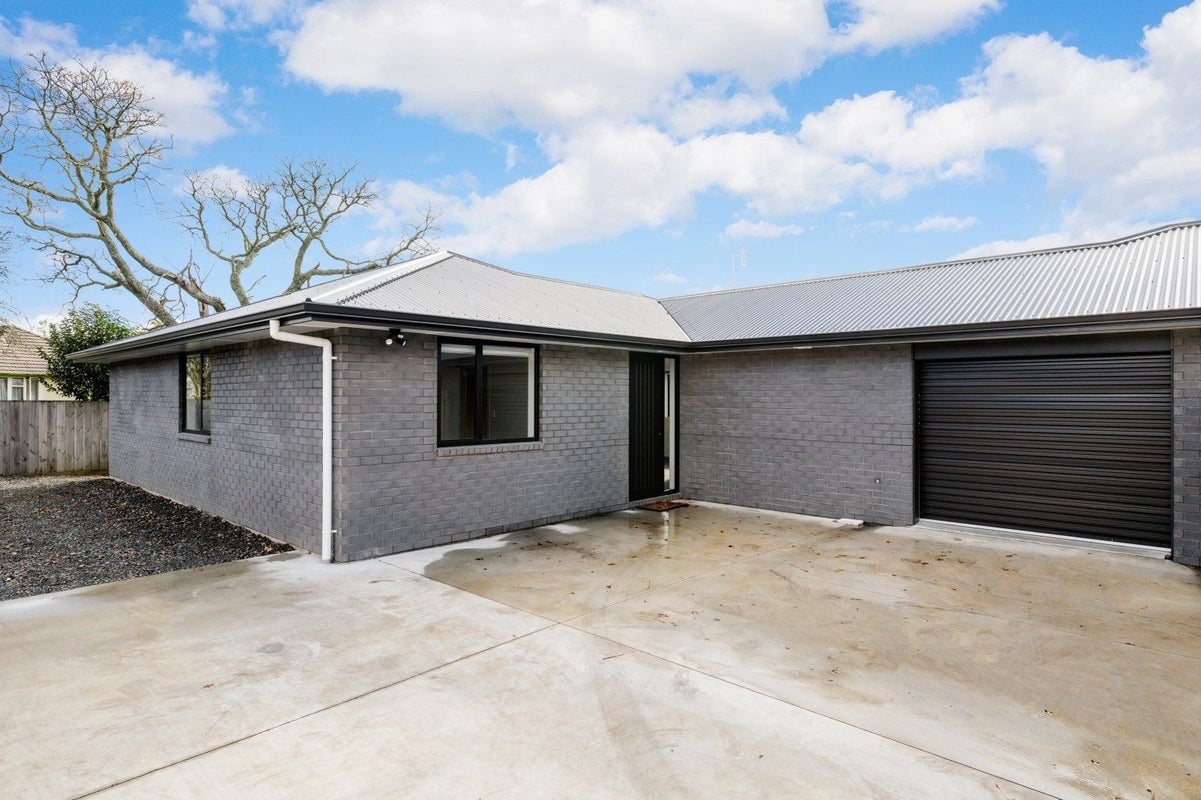 401B Peachgrove Road, Fairfield, Hamilton - Carousel 1