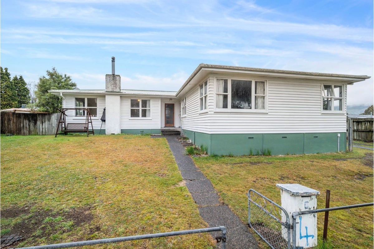 4 Hingaia Street, Turangi - Carousel 14