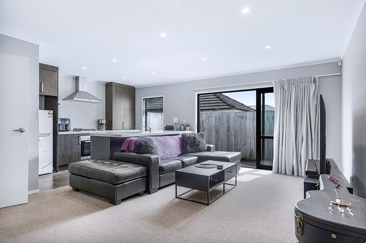 2/16 Paterson Street, Frankton, Hamilton - Carousel 2