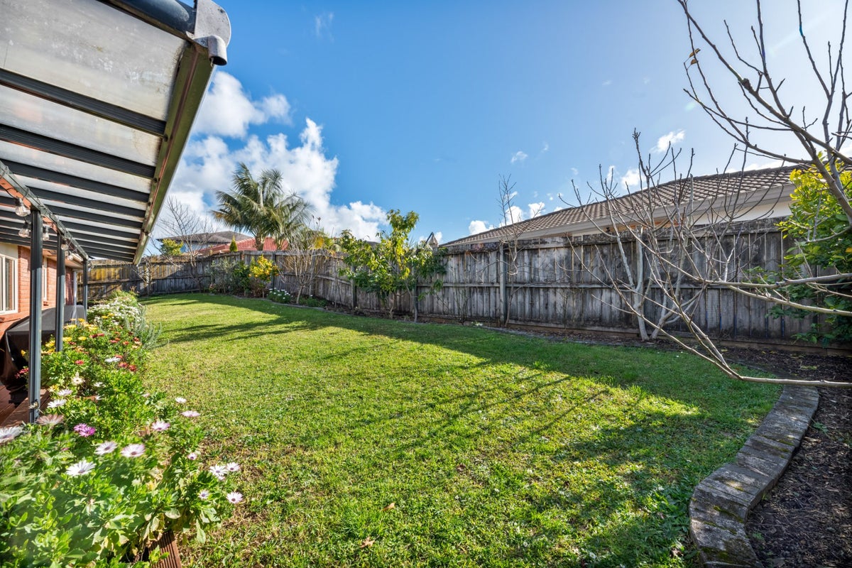 13 Westglen Place, Ranui, Auckland - Carousel 25