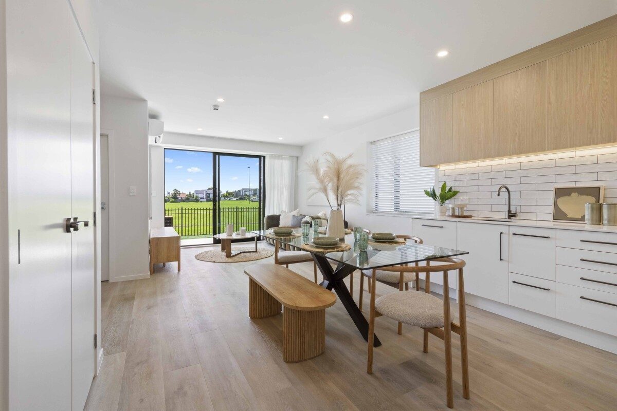 6 Alamein Terrace, Mount Albert, Auckland - Carousel 2