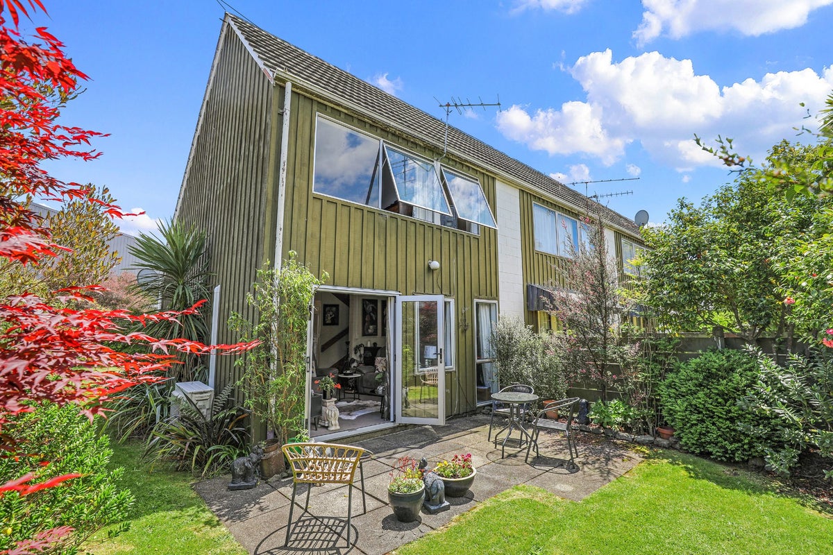 100 Lake Road, Koutu, Rotorua - Carousel 1