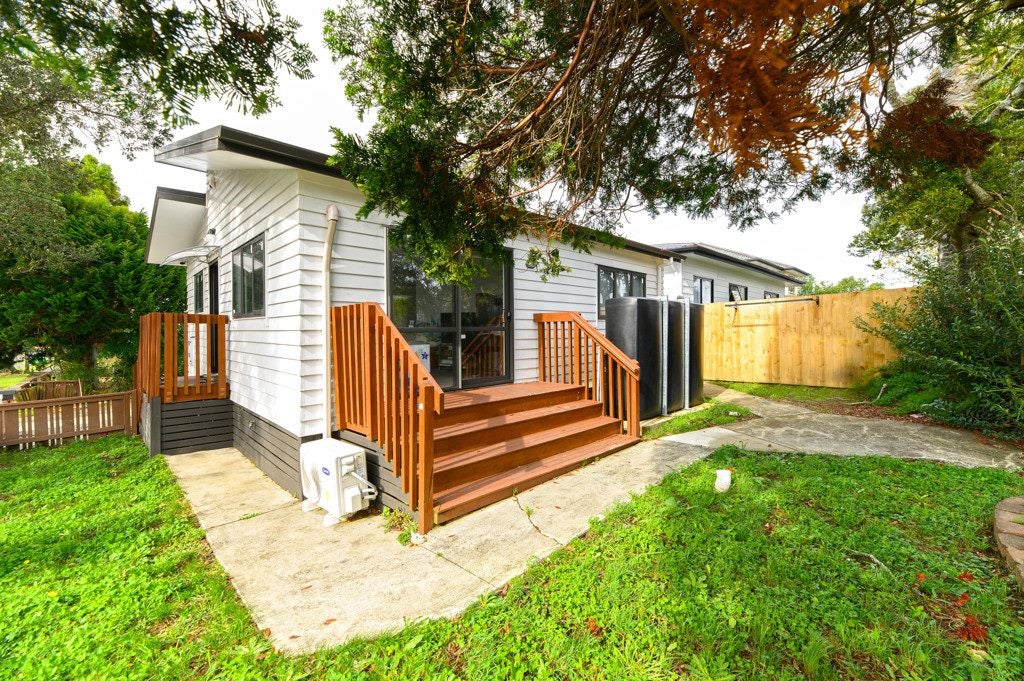 31C Lynwood Road, New Lynn, Auckland - Carousel 2