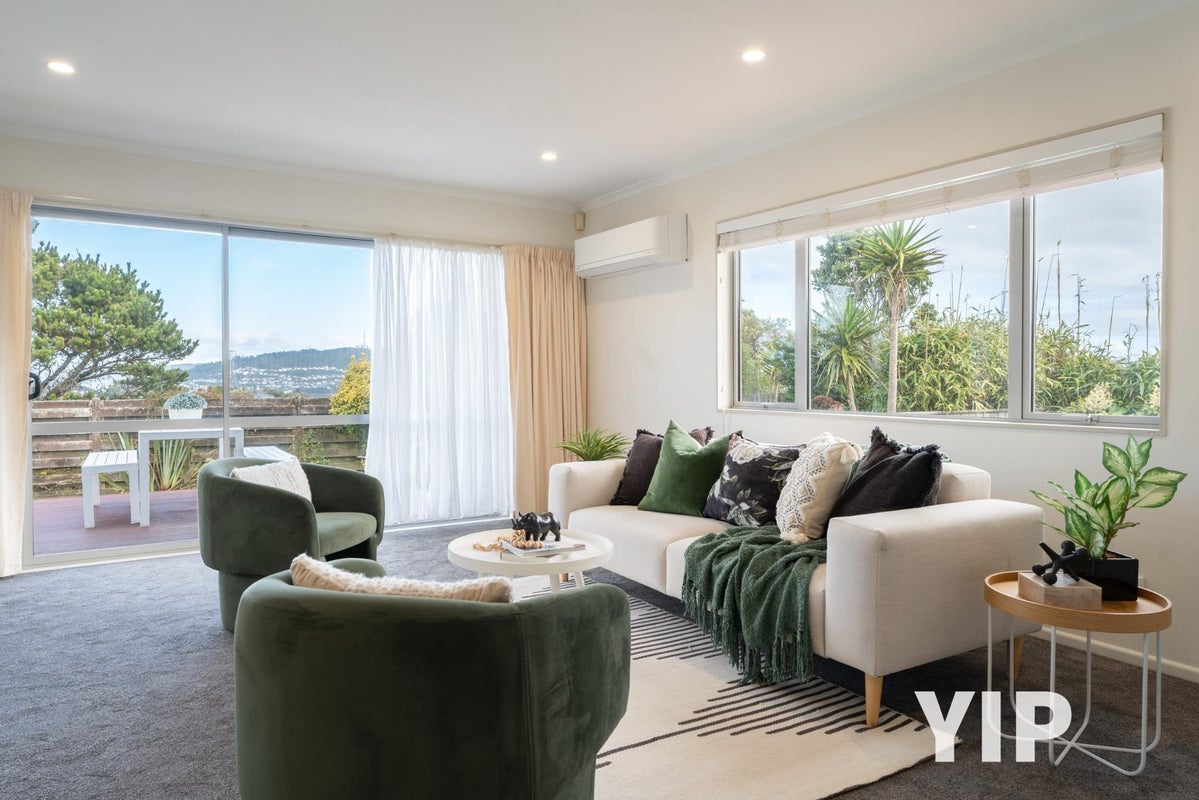 14 Cheyne Walk, Newlands, Wellington - Carousel 2