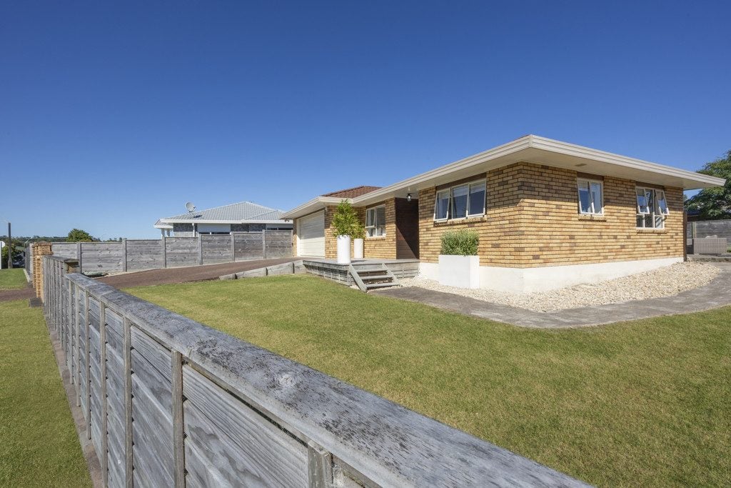 19 Merlot Heights, Huapai, Kumeu - Carousel 30