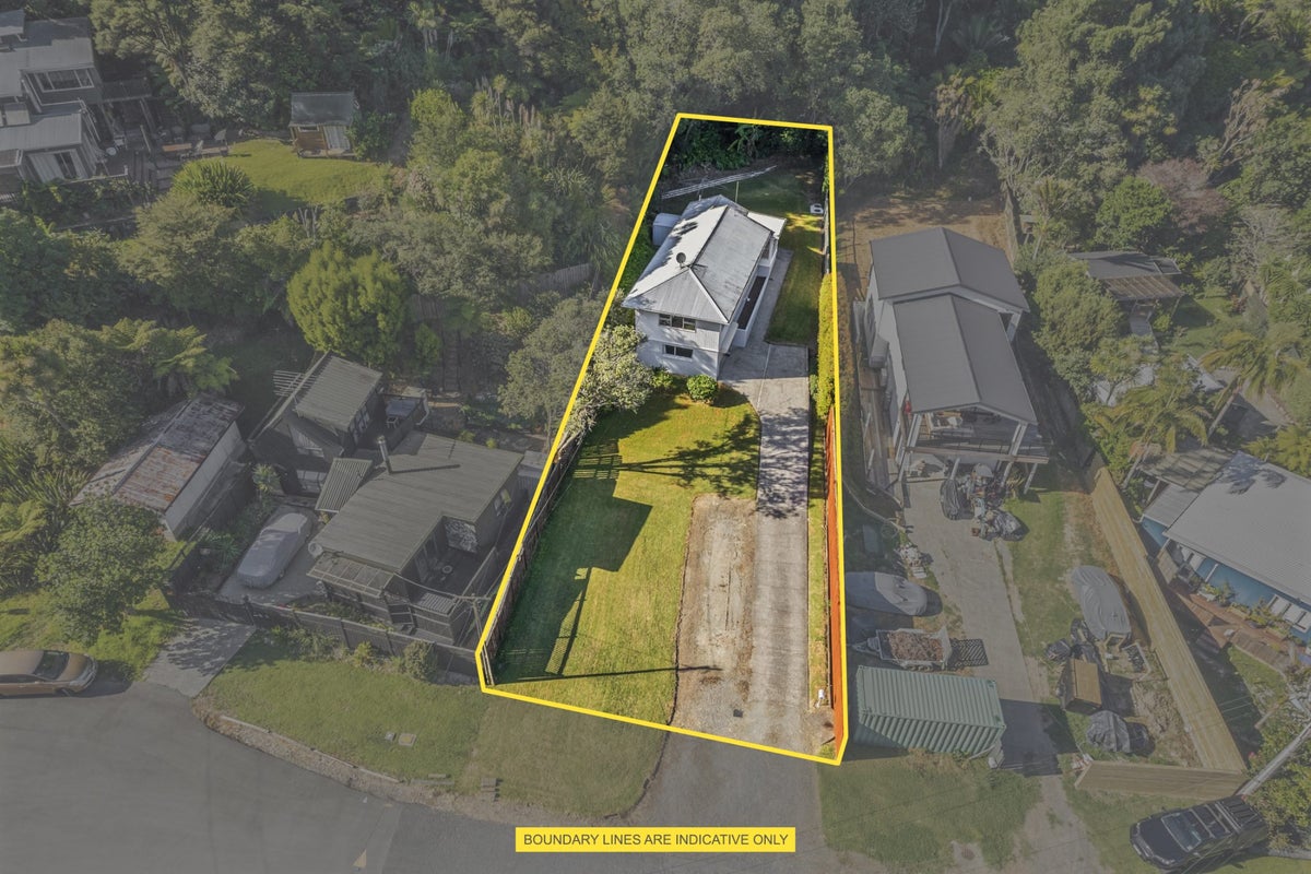 51 Foster Avenue, Huia, Waitakere City, Auckland - Carousel 1