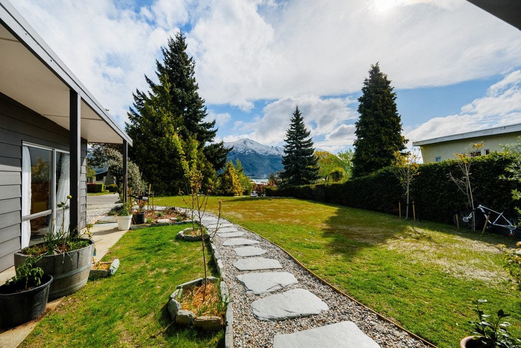 44 Hunter Crescent, Wanaka - Carousel 2