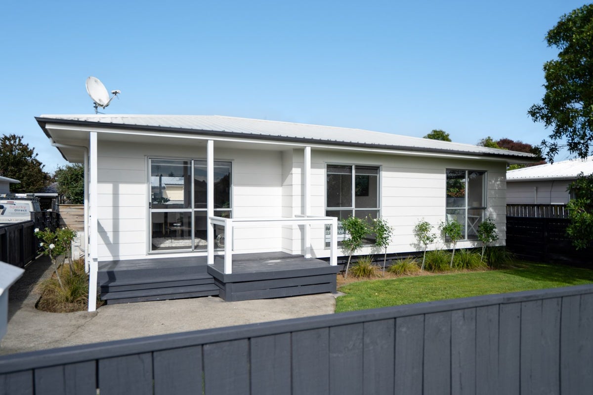 36A Moore Street, Leamington, Cambridge - Carousel 1