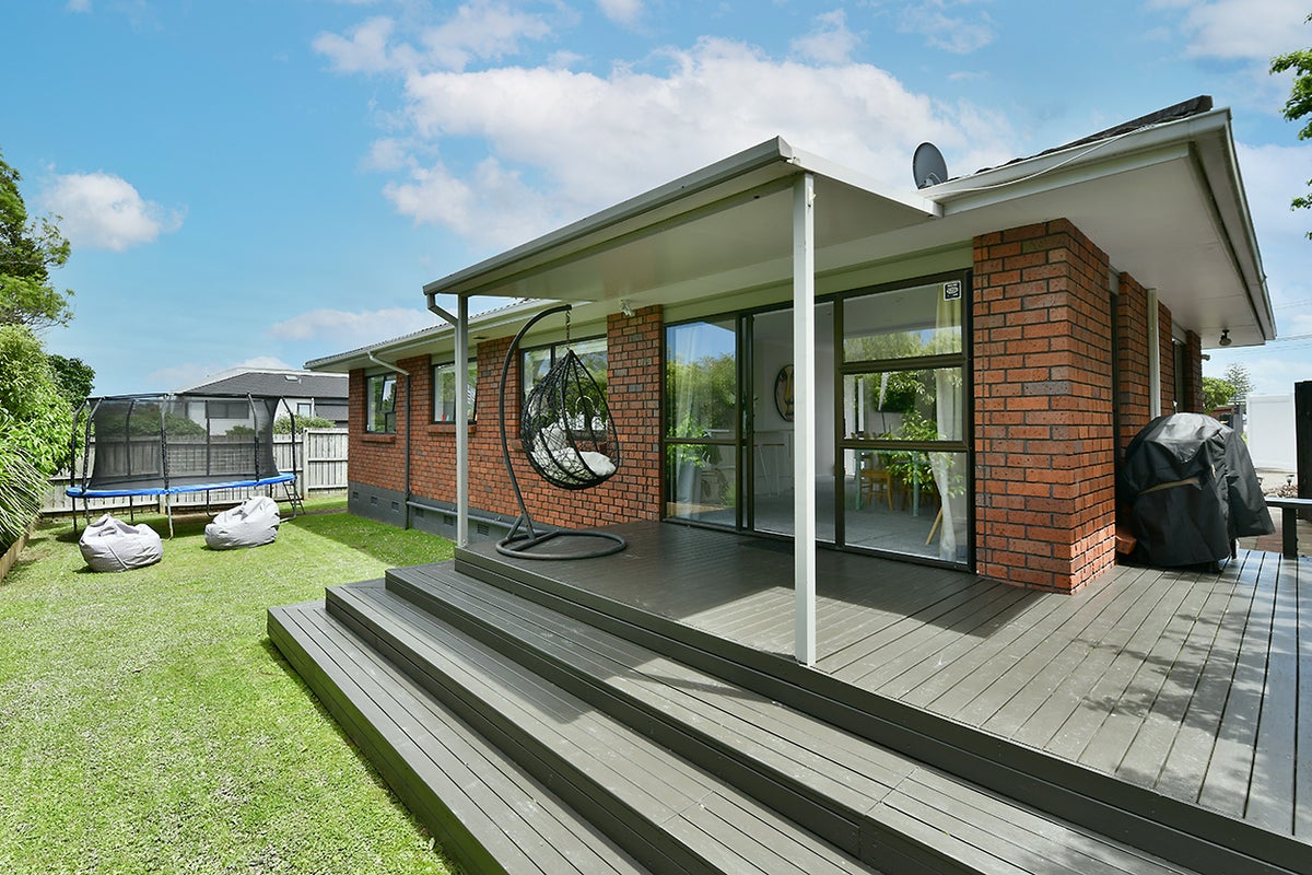 2/167 Deep Creek Road, Torbay, Auckland - Carousel 1