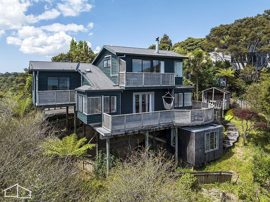 155 Victory Road, Laingholm, Auckland - Carousel 1