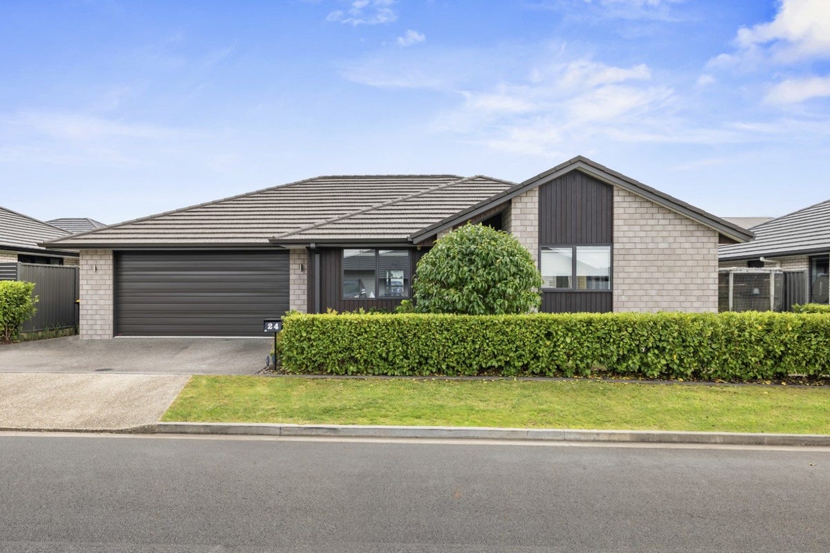 24 Taffe Crescent, Pyes Pa, Tauranga - Carousel 1