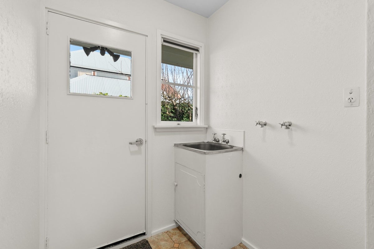 2A Chilcombe Street, Ilam, Christchurch - Carousel 11