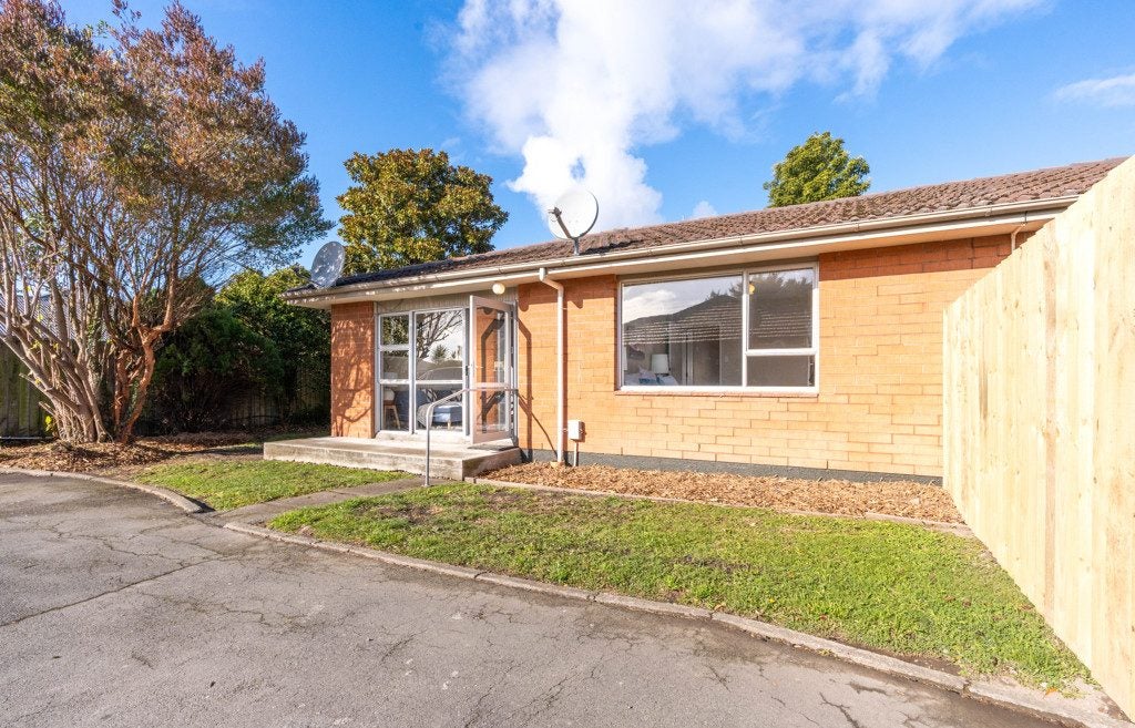 1/97 Gayhurst Road, Dallington, Christchurch - Carousel 2