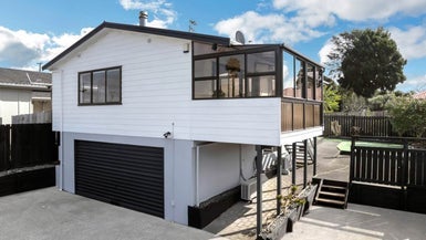 2/73 Russell Road, Manurewa, Auckland - Carousel 1