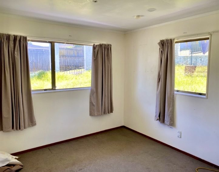 150 Everglade Drive, Totara Heights, Auckland - Carousel 1