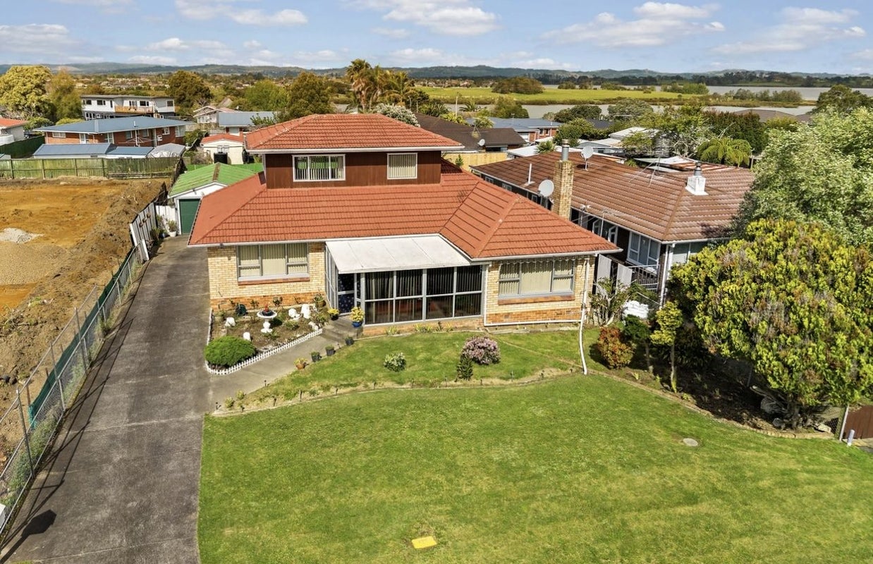 5 Mail Avenue, Weymouth, Auckland - Carousel 1