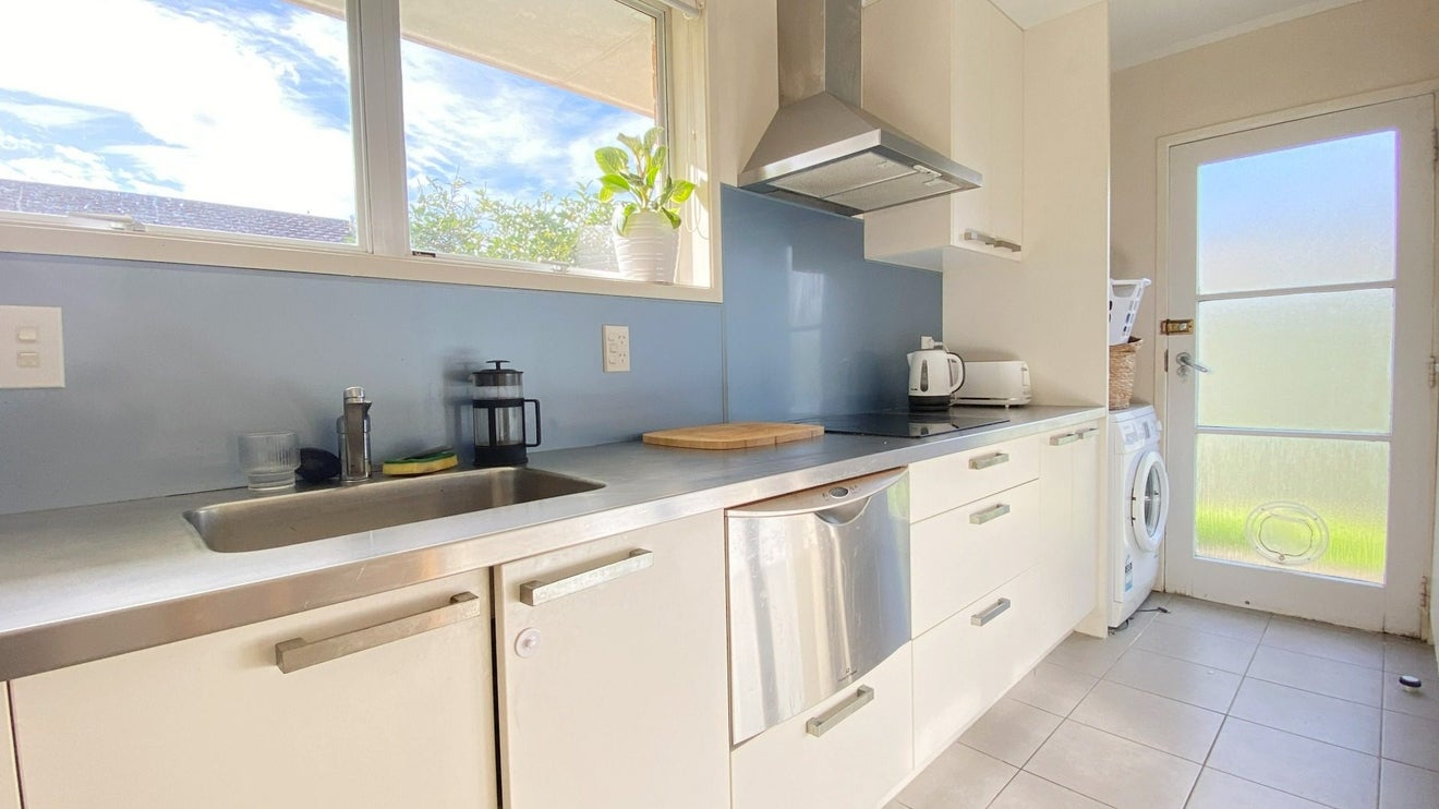 2/23 Boyd Avenue, Onehunga, Auckland - Carousel 2