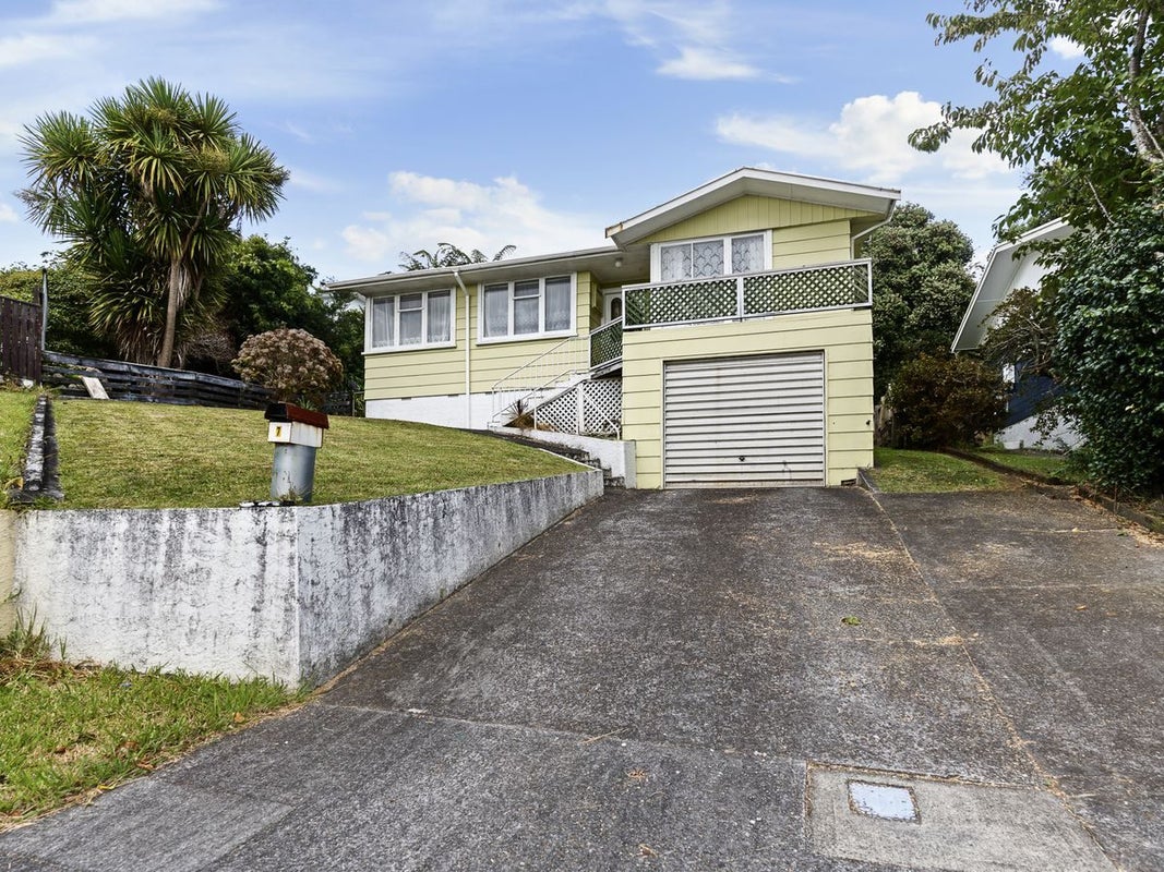 7 Granby Place, Westown, New Plymouth - Carousel 1