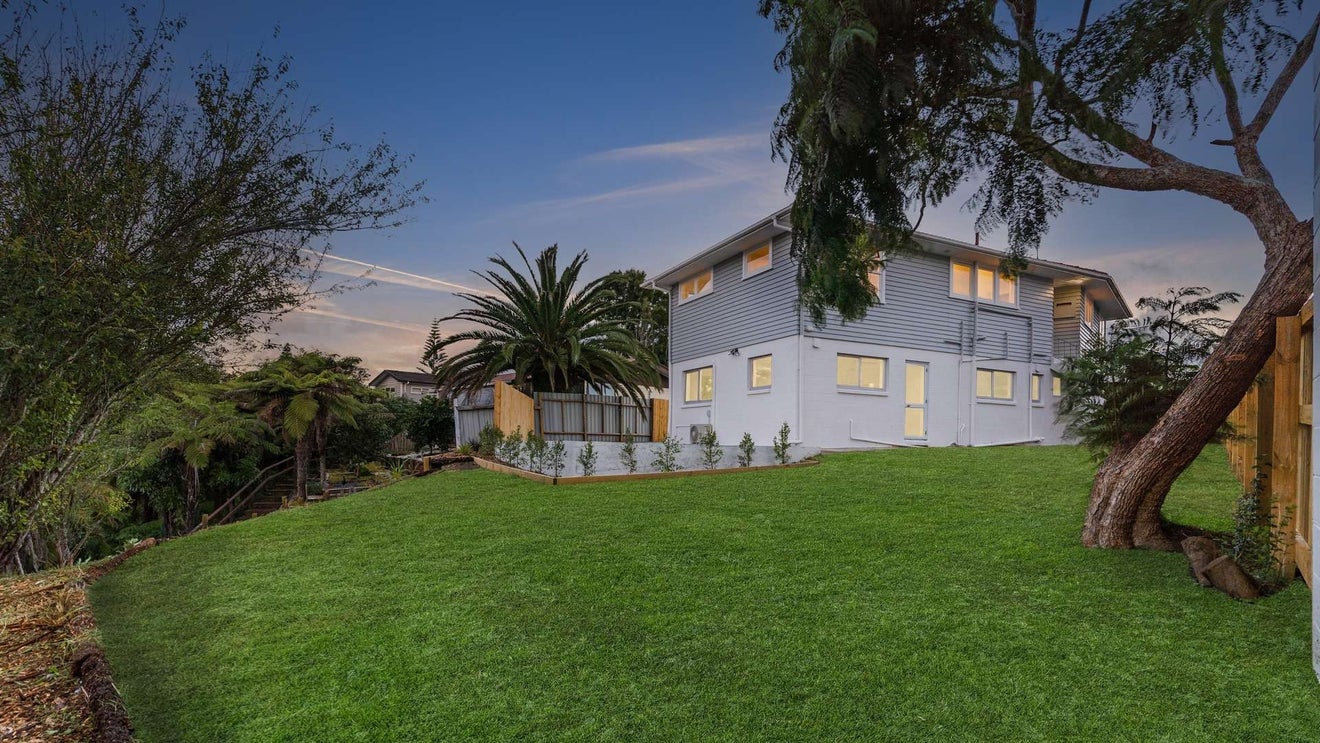11 Queen Mary Avenue, New Lynn, Auckland - Carousel 1