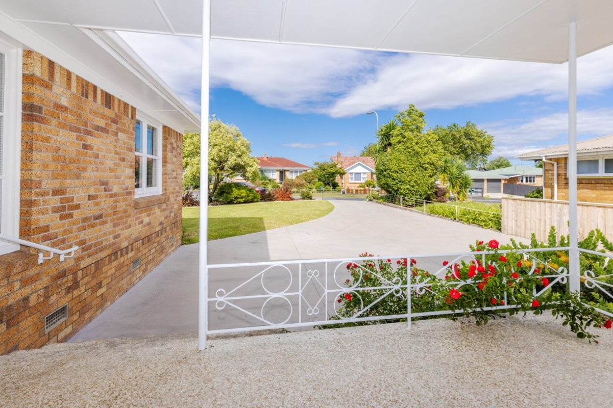 5 Christie Street, Forest Lake, Hamilton - Carousel 2