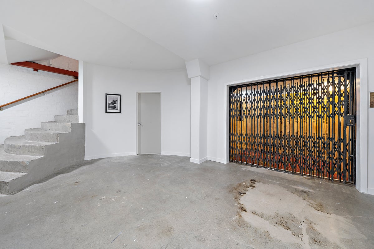 8J Egmont Street, Te Aro, Wellington - Carousel 2